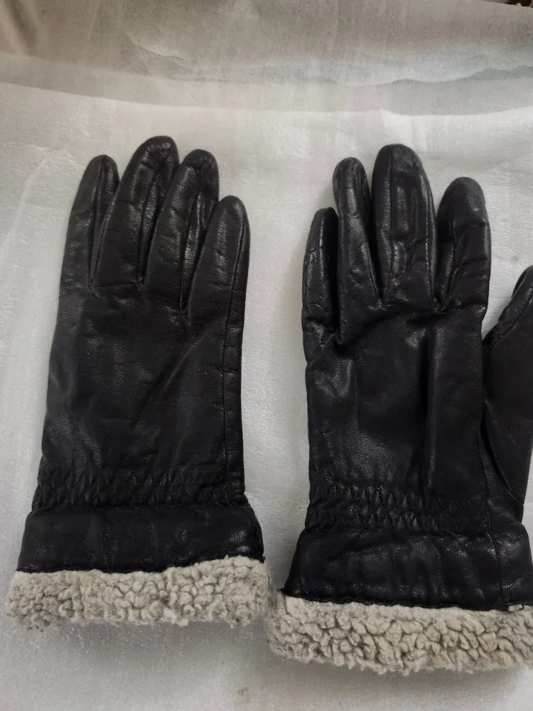 Black Leather Gloves with Fur Trim