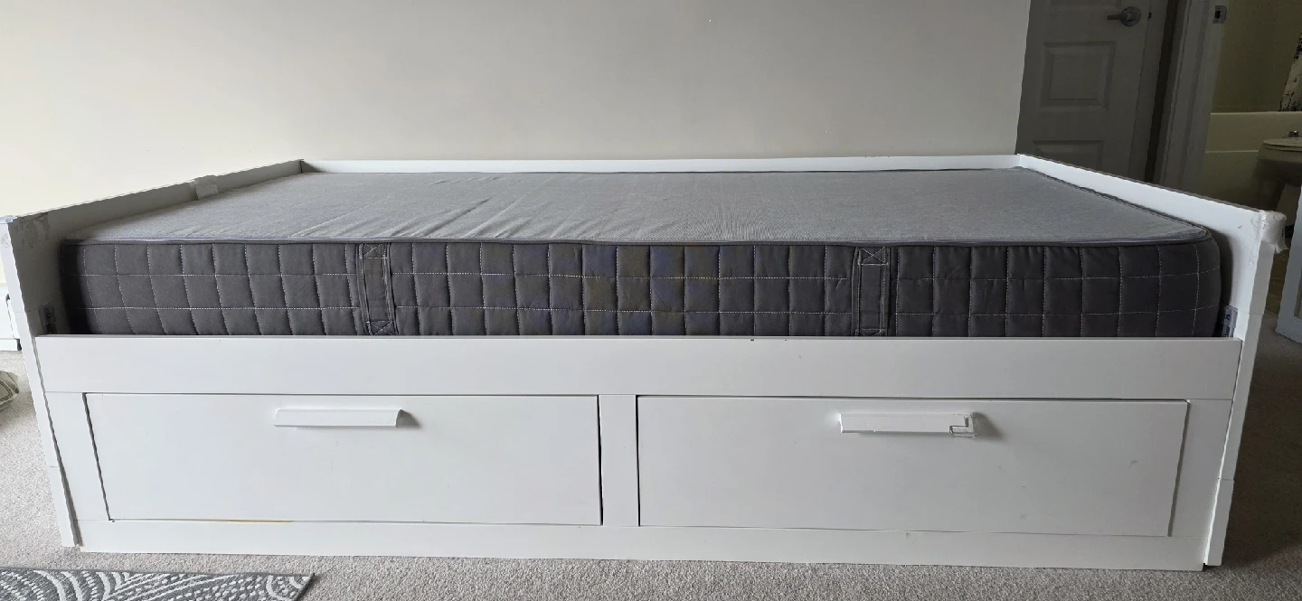 White Day Bed with Drawers