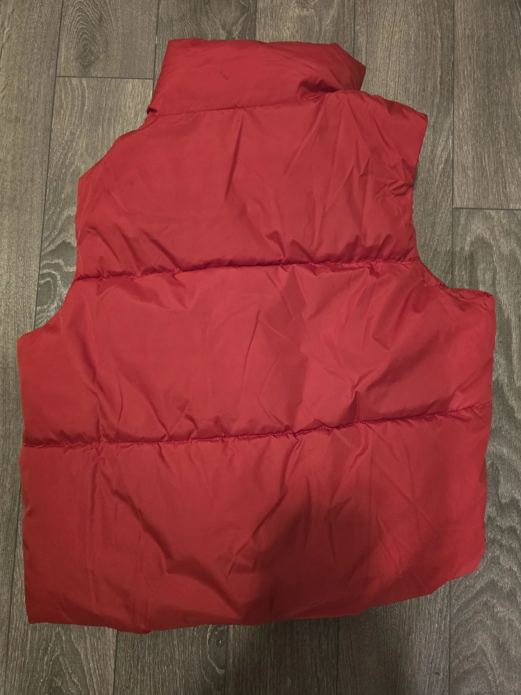 Old Navy Red Puffer Vest - Size S - photo 3