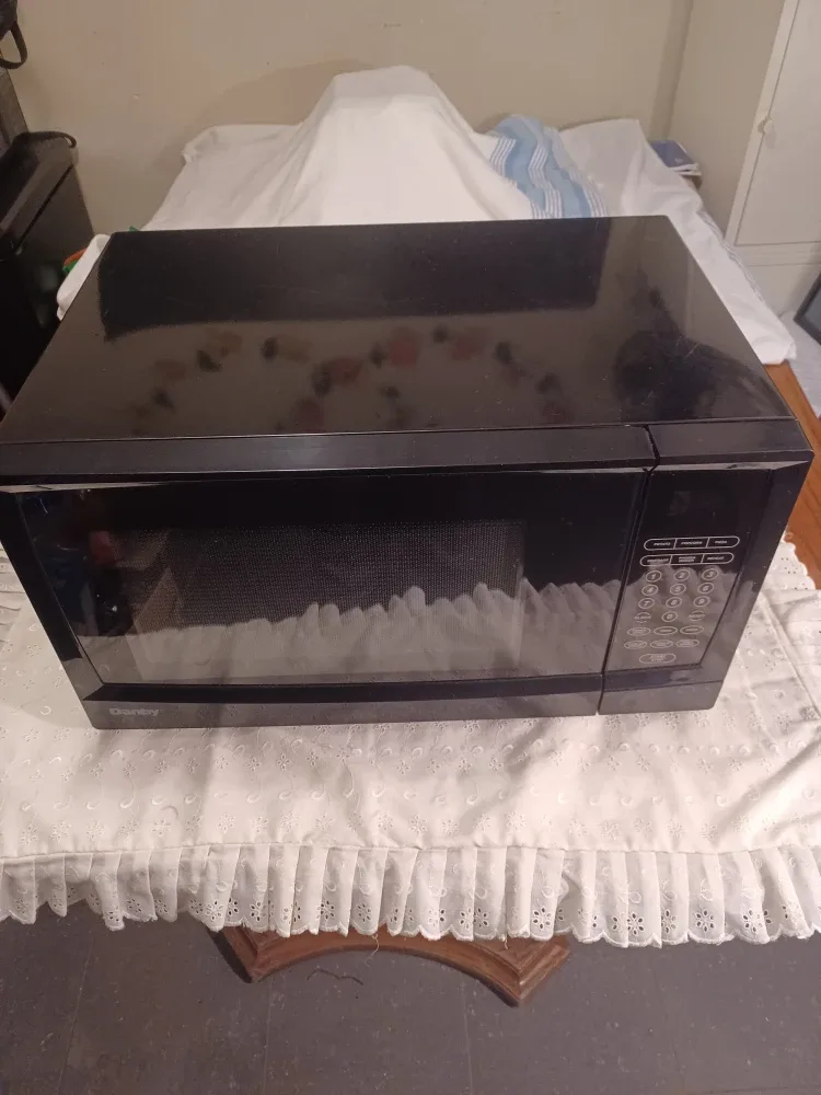 Danby Black Microwave image indicator(2)