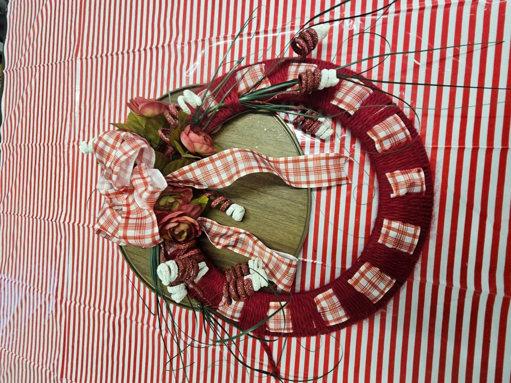 Handmade Christmas Wreath - Red & Plaid thumbnail