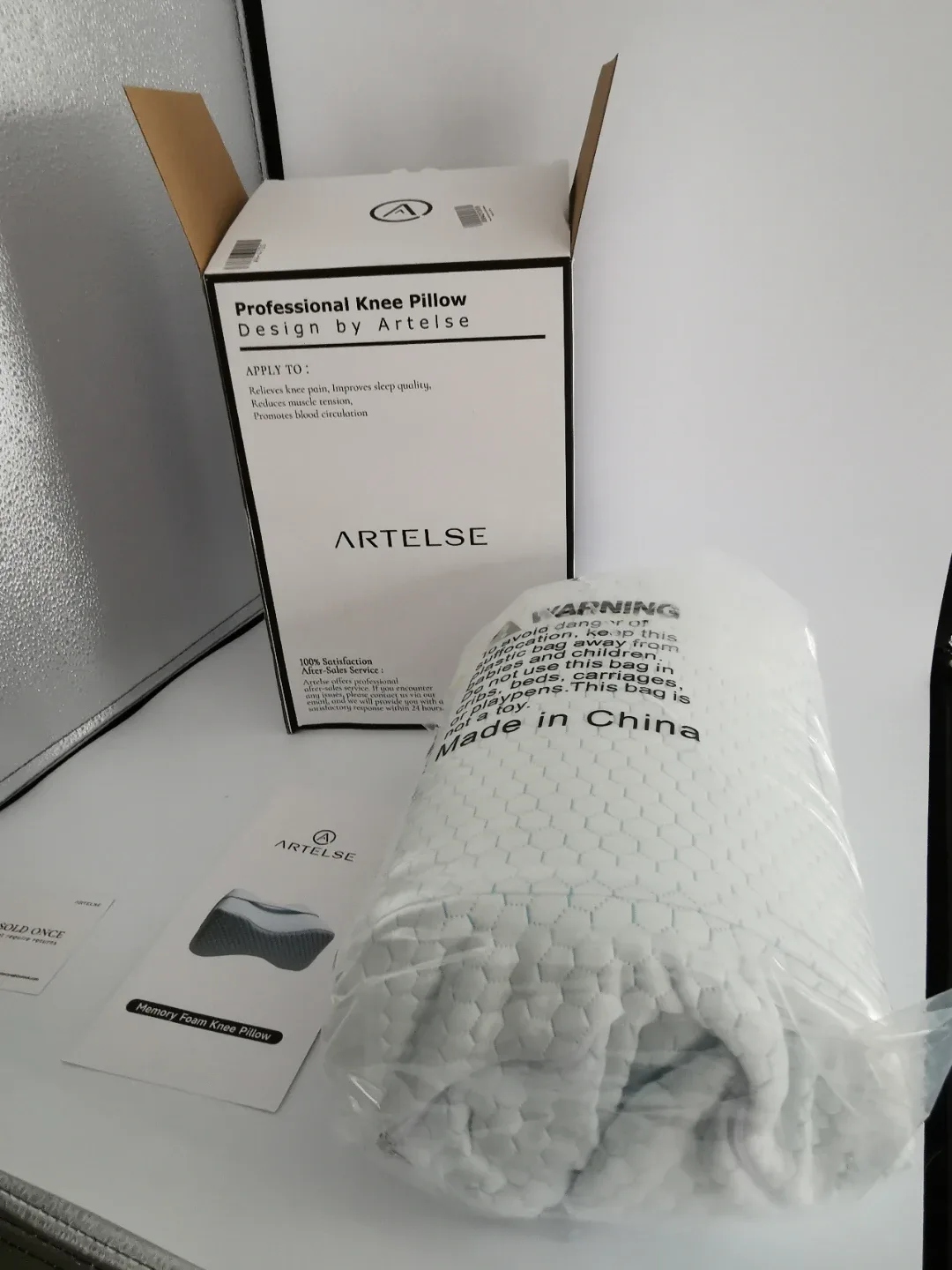 Extra Large Artelse Knee Pillow 12.2" x 11.4" x 6.7" image indicator(2)