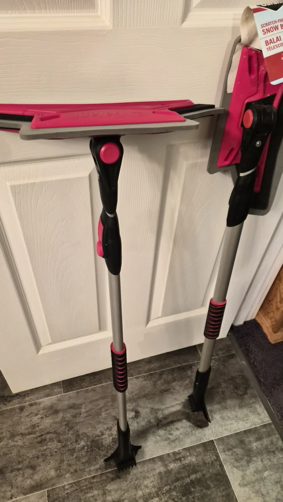 1 Garant Telescopic Snow Brush - Extends to 63" - photo 2