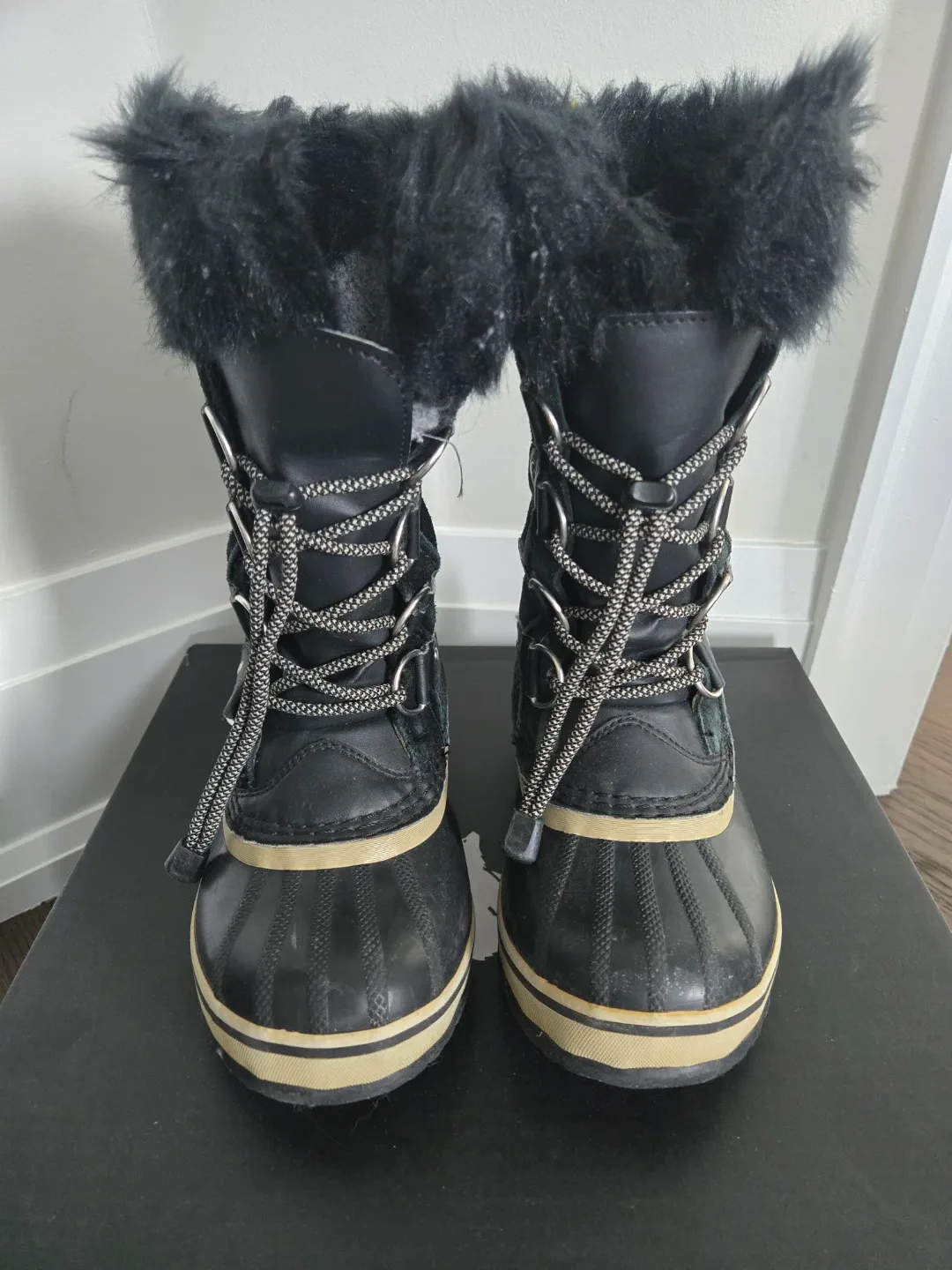 Sorel Youth Joan of Arctic Boots - Size 2 - Black image indicator(3)