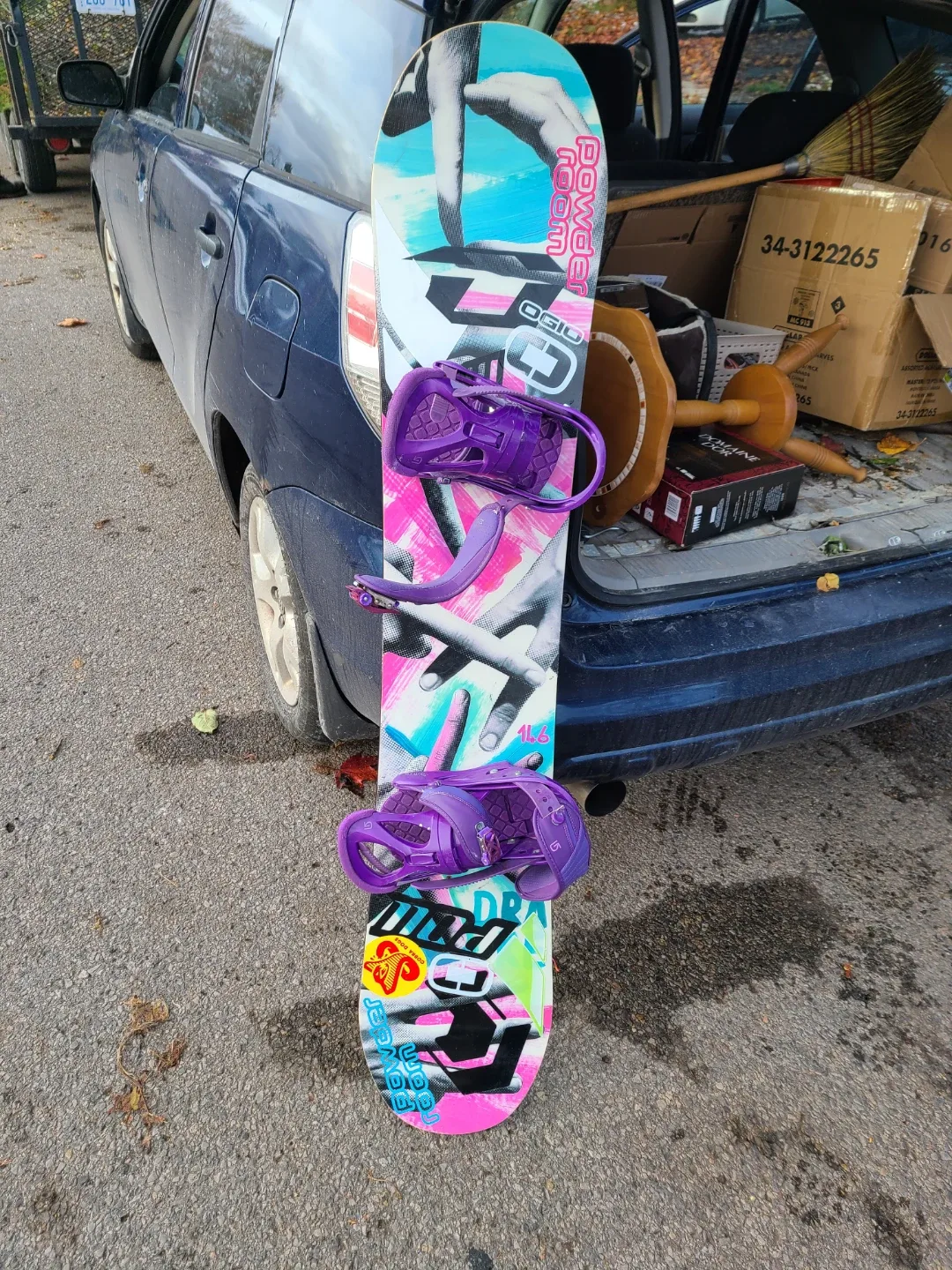 Ogio Snowboard with Bindings image indicator(2)