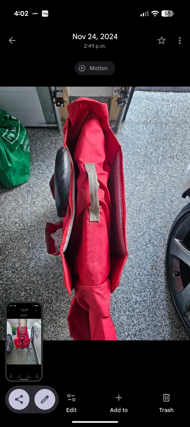 Radio Flyer Red Folding Wagon image indicator(2)