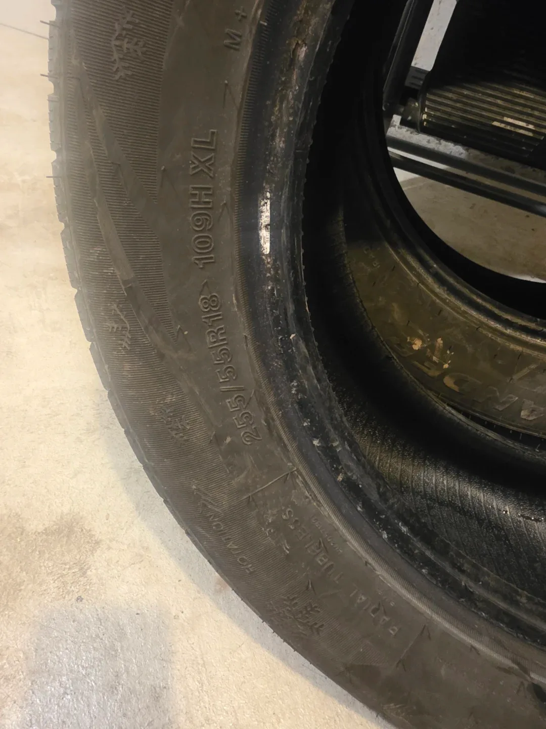 2X255/55R18 Grenlander Icehawke Winter Tires image indicator(5)