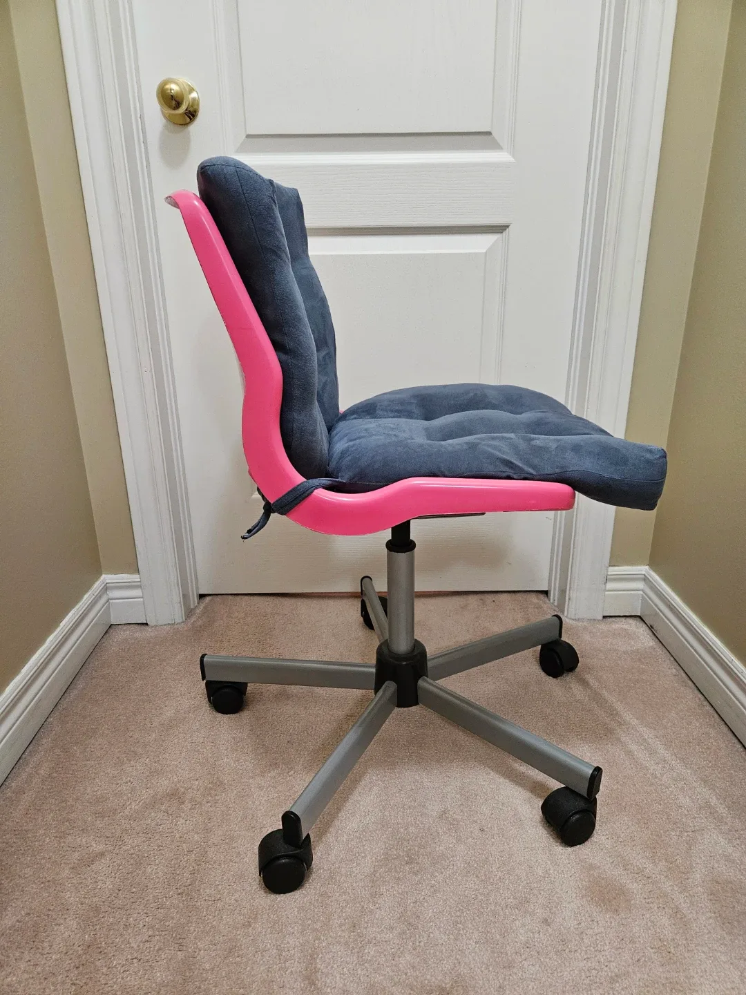 Ikea Snille Pink Office Swivel Chair image indicator(2)