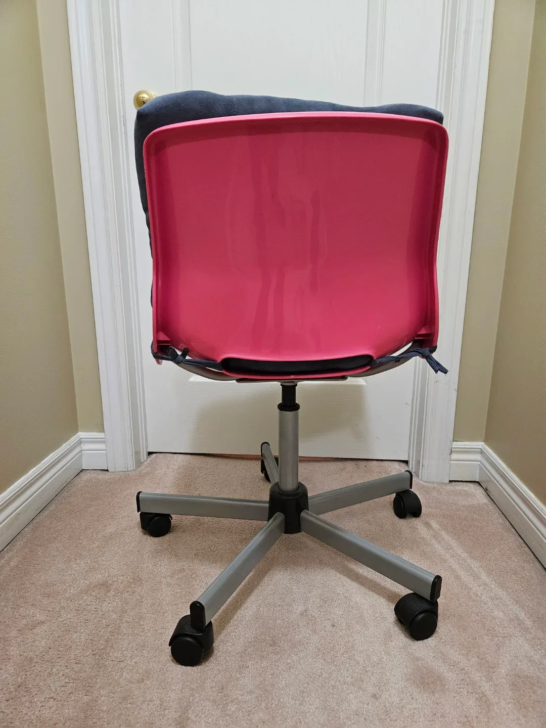 Ikea Snille Pink Office Swivel Chair image indicator(3)