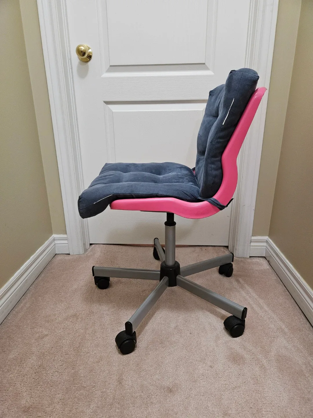 Ikea Snille Pink Office Swivel Chair image indicator(4)