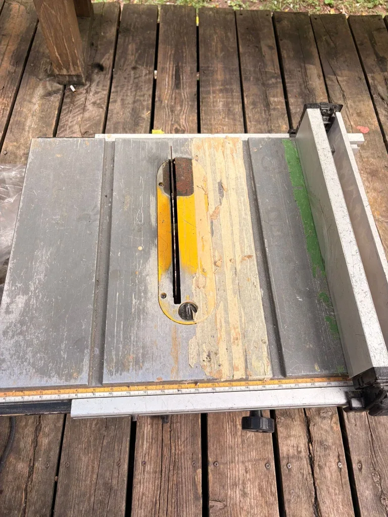 Dewalt Table Saw and Mitre Saw image indicator(6)