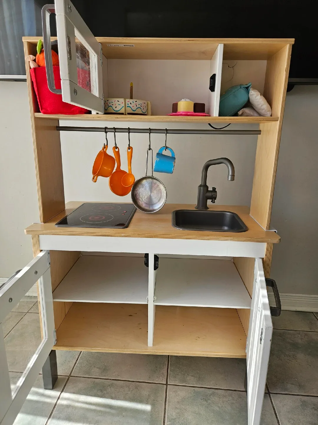 IKEA Duktig Play Kitchen image indicator(2)