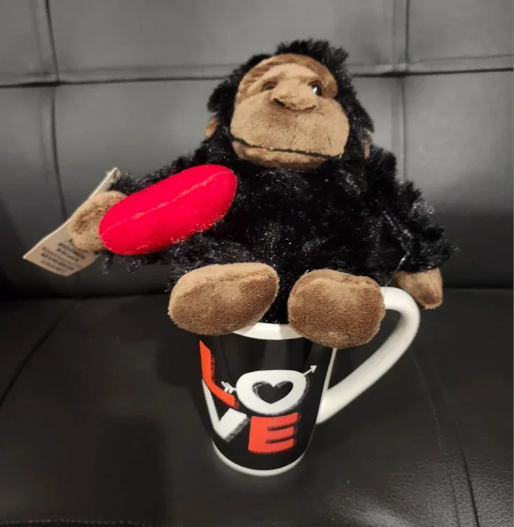 NEW Gorilla Plush in Love Mug image indicator(2)