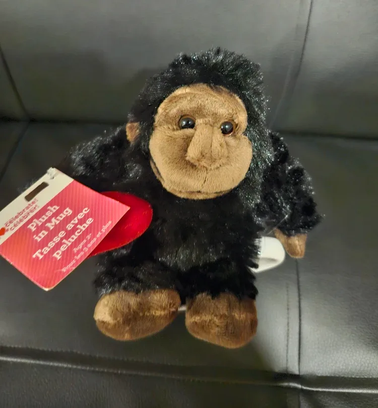 NEW Gorilla Plush in Love Mug image indicator(4)