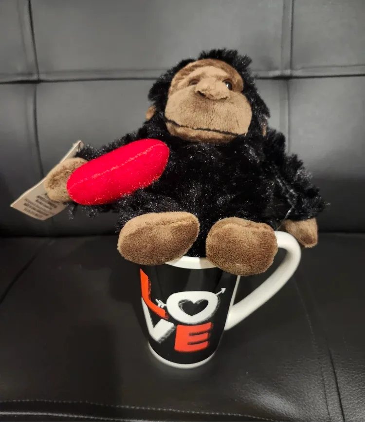 NEW Gorilla Plush in Love Mug image indicator(6)