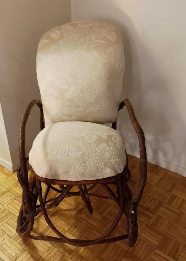 ❤‍🔥Moving Sale❤‍🔥Unique Handmade Rocking Chair image indicator(4)