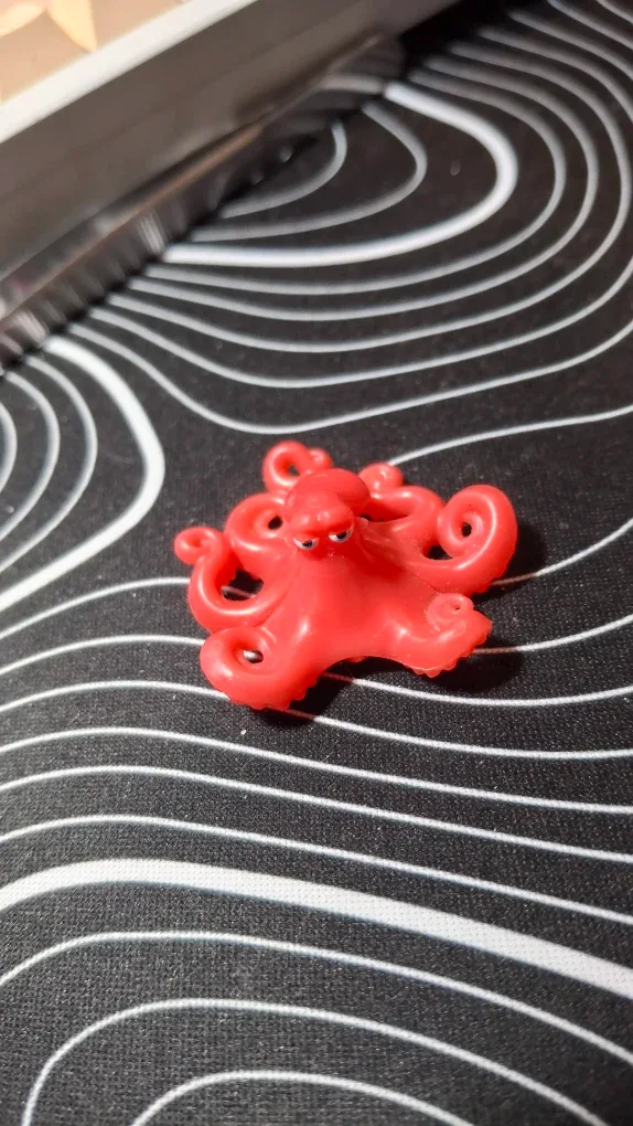 Mini Red Octopus 🐙 🦑