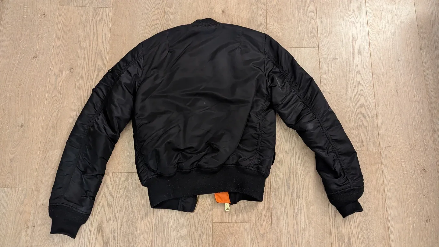 Alpha Industries MA-1 Flight Jacket Black image indicator(2)