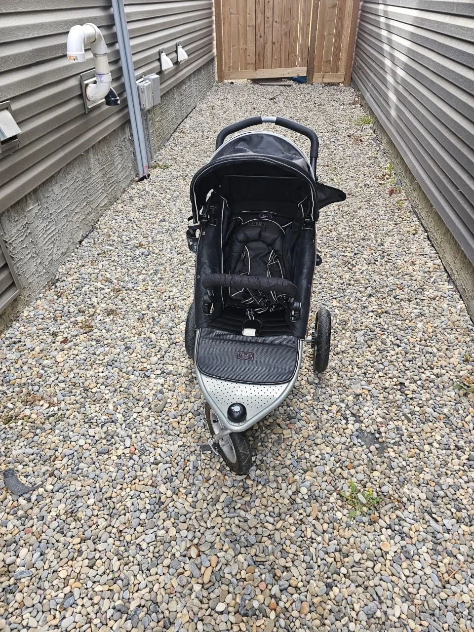 BOB Revolution SE Black Stroller