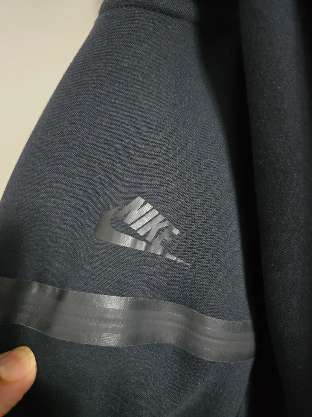 Nike Tech Fleece  Black Hoodie & Pants Set image indicator(3)