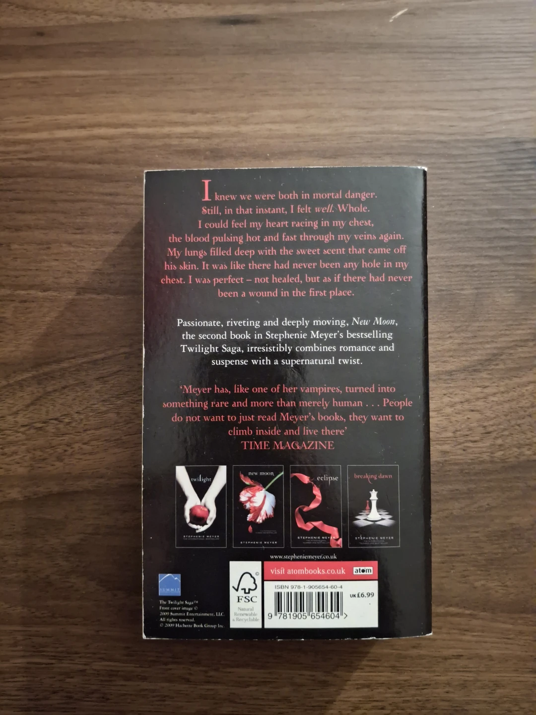 New Moon (Twilight Saga) by Stephenie Meyer - photo 2