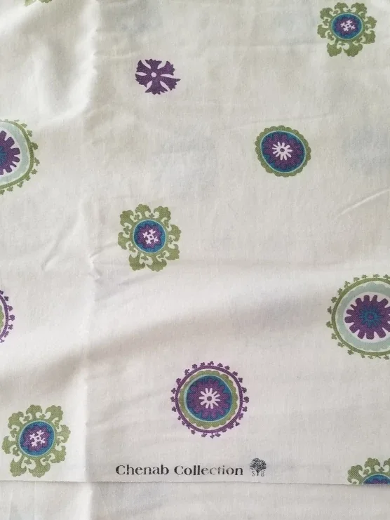 Bedsheet and Two Pillowcases image indicator(6)