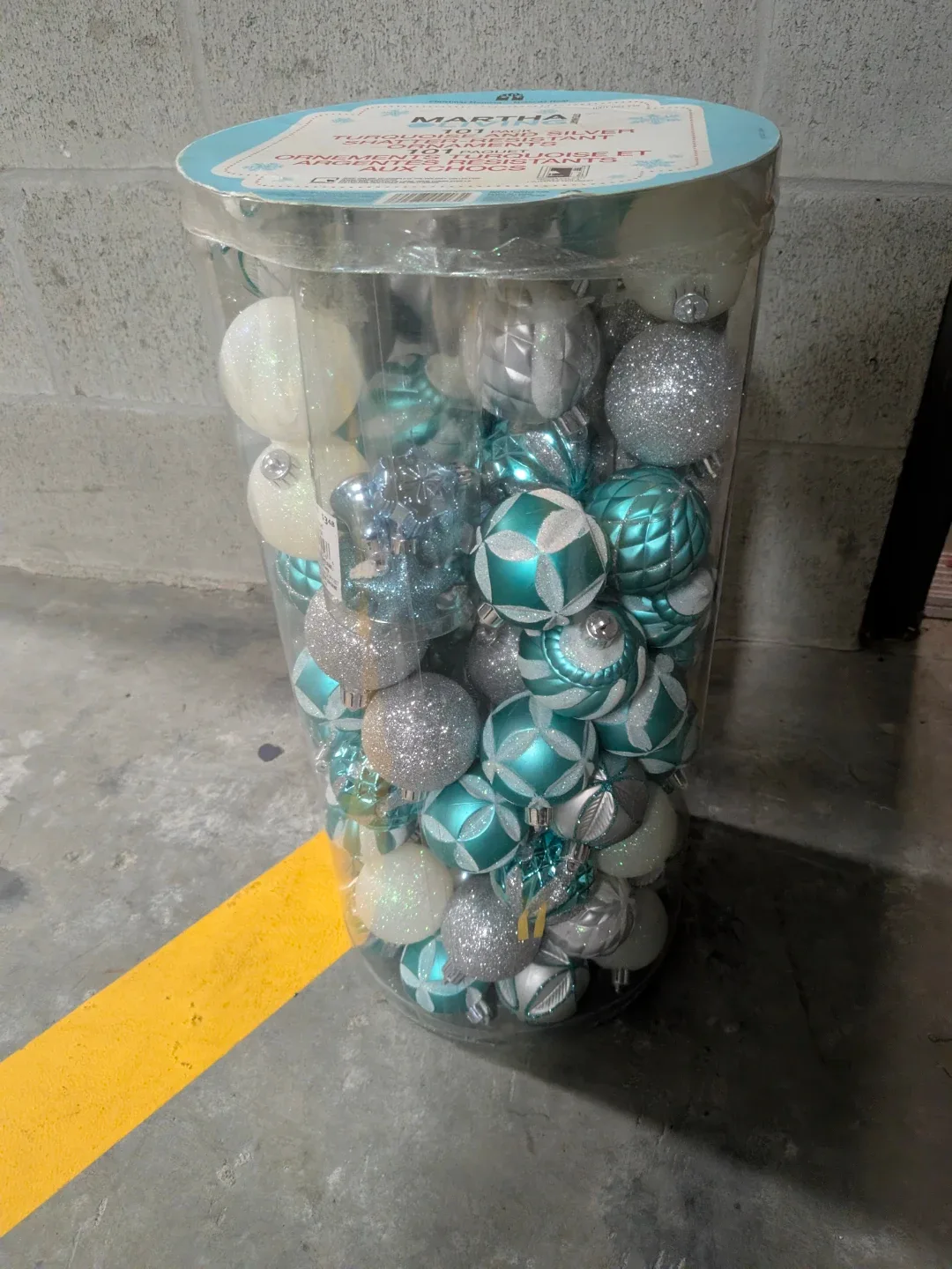 6ft Pre-Lit Artificial Christmas Tree with ornaments image indicator(4)