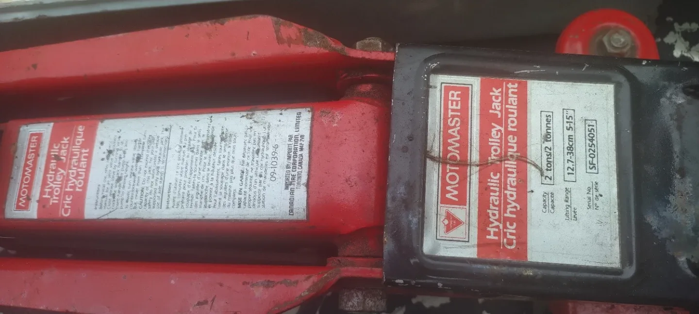 MotoMaster Hydraulic Trolley Jack 2 Tonnes image indicator(2)