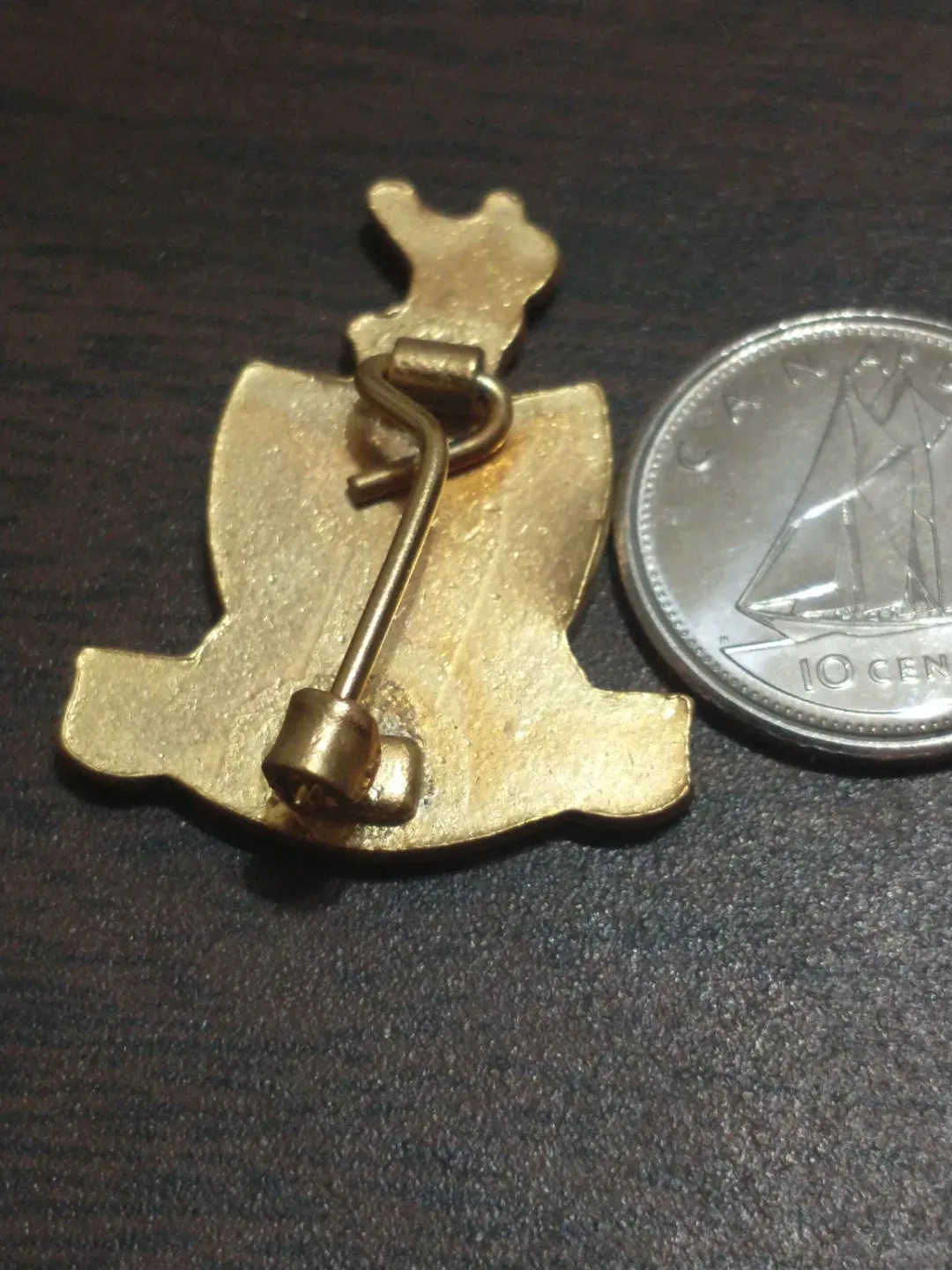 Rare English non league Wokingham Town FC football pin image indicator(2)