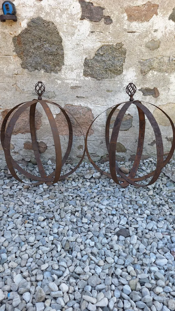 Metal Garden Sphere Decor image indicator(5)