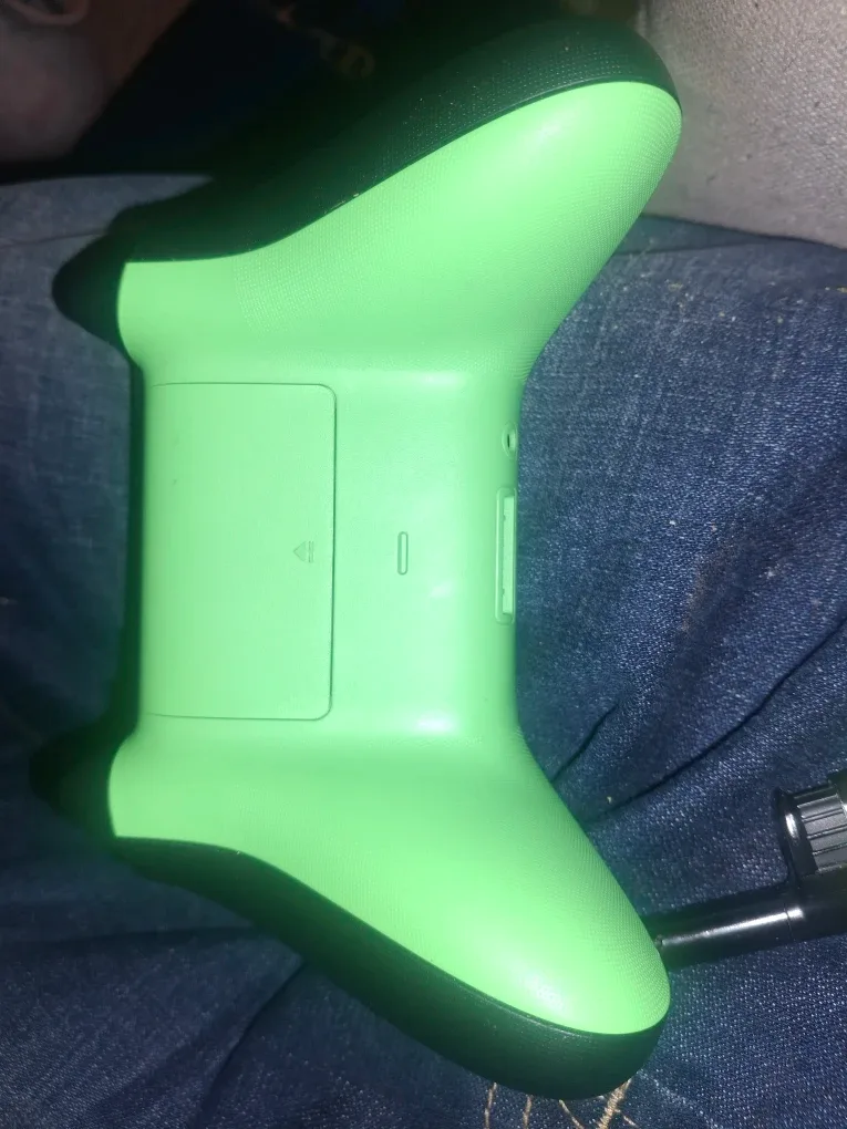 Xbox Series Controller - Green/Black image indicator(2)