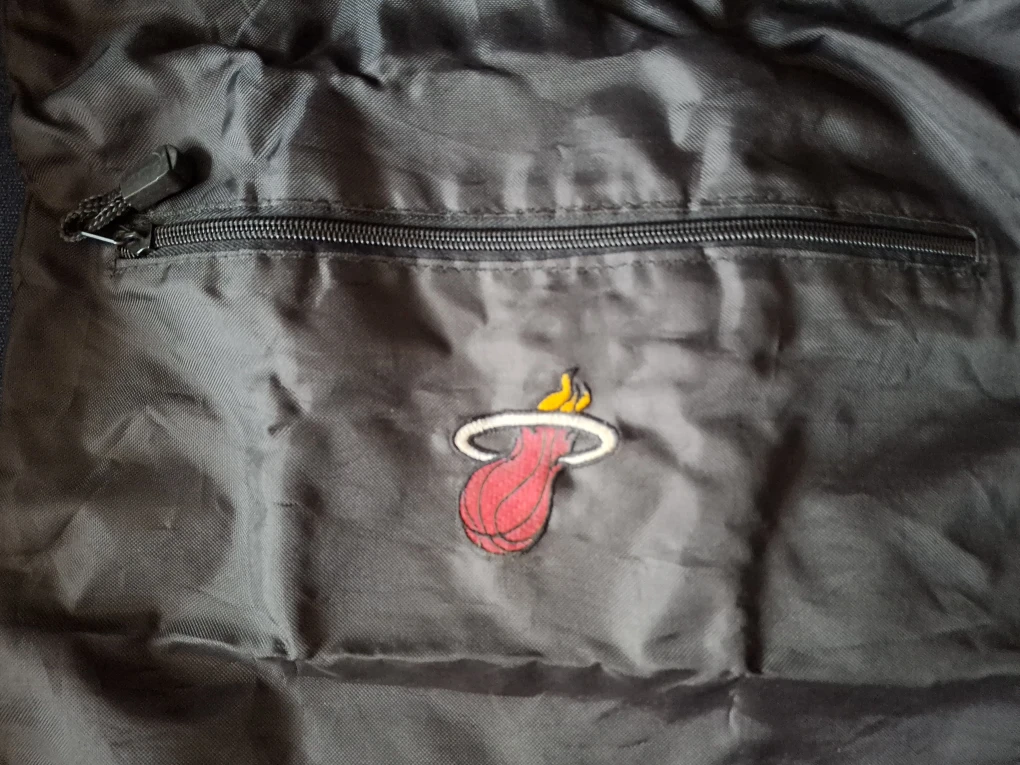 NEW adidas & Miami Heat Bag with string - photo 2