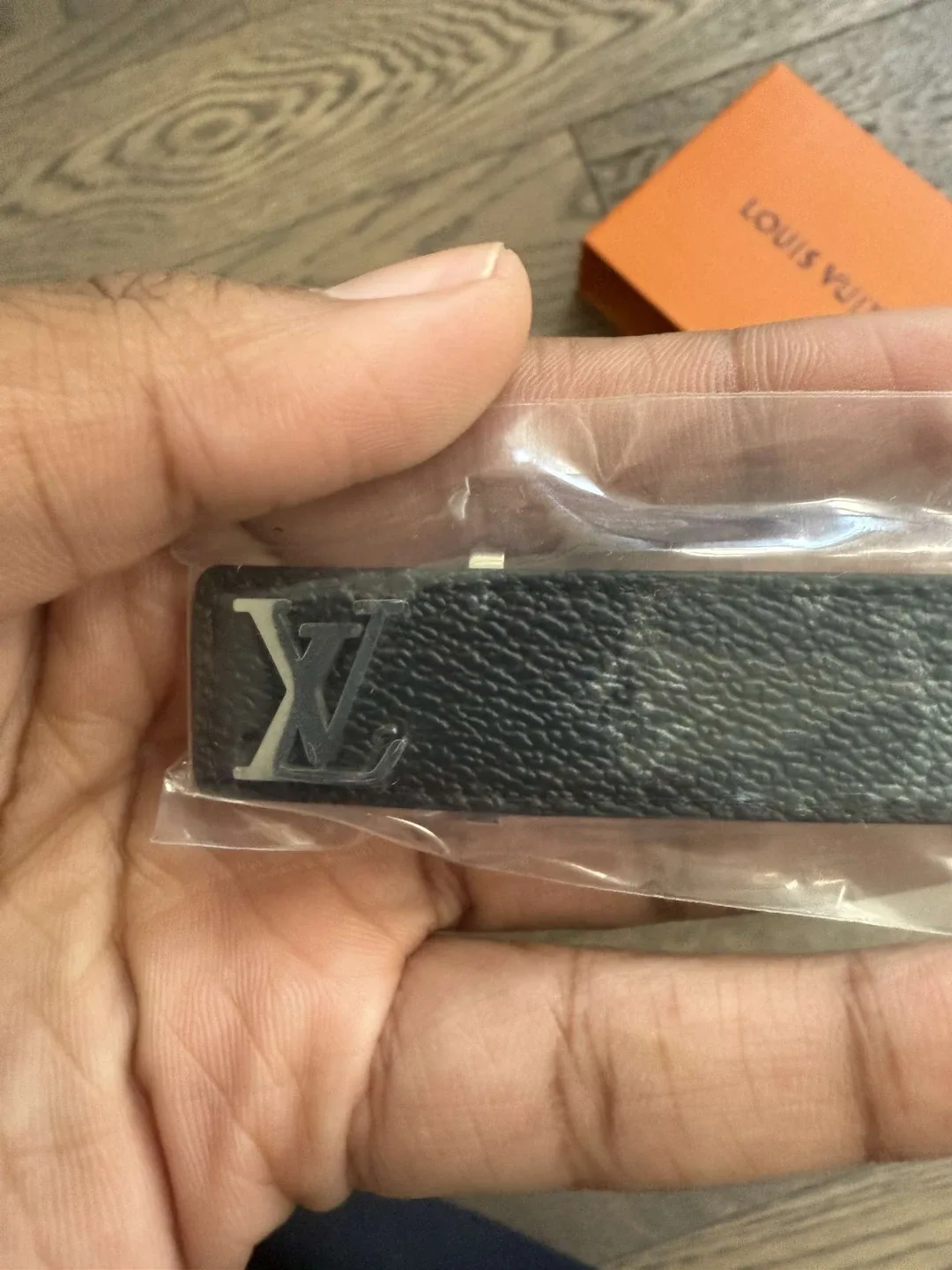 LV Braclet image indicator(3)