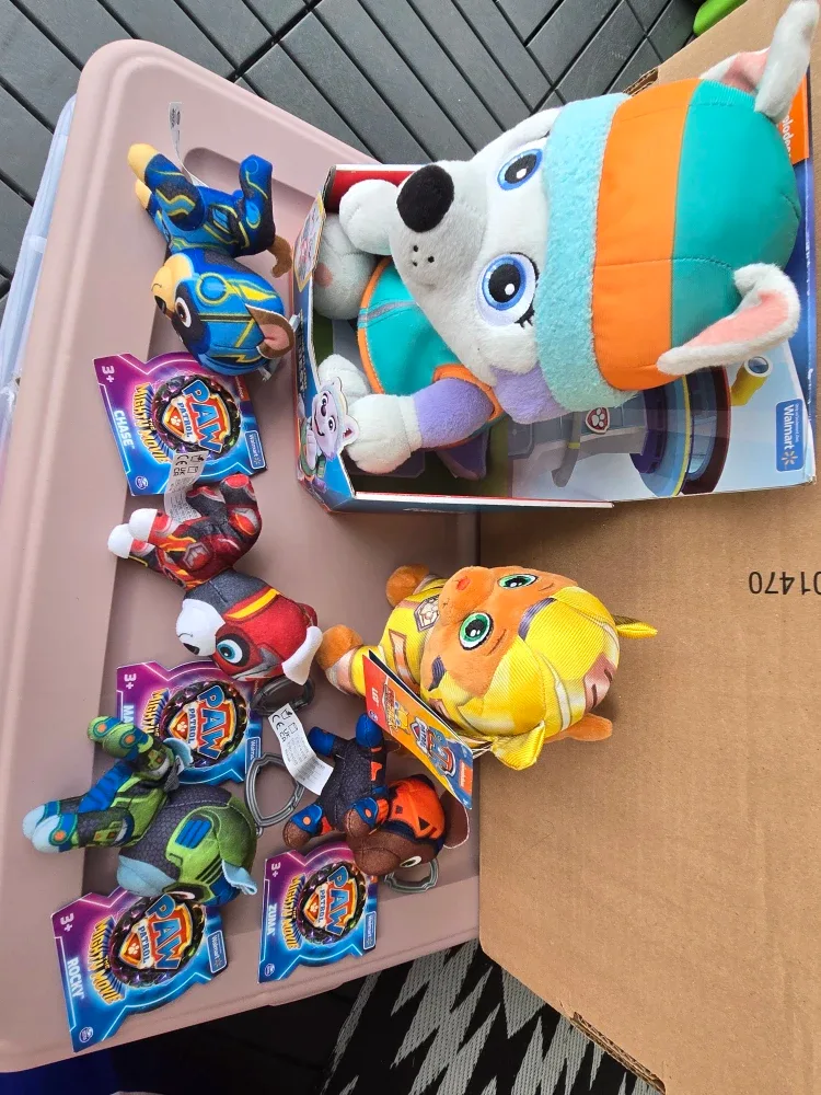 6 Brand new misc paw patrol plush stuffy toy lot. image indicator(2)