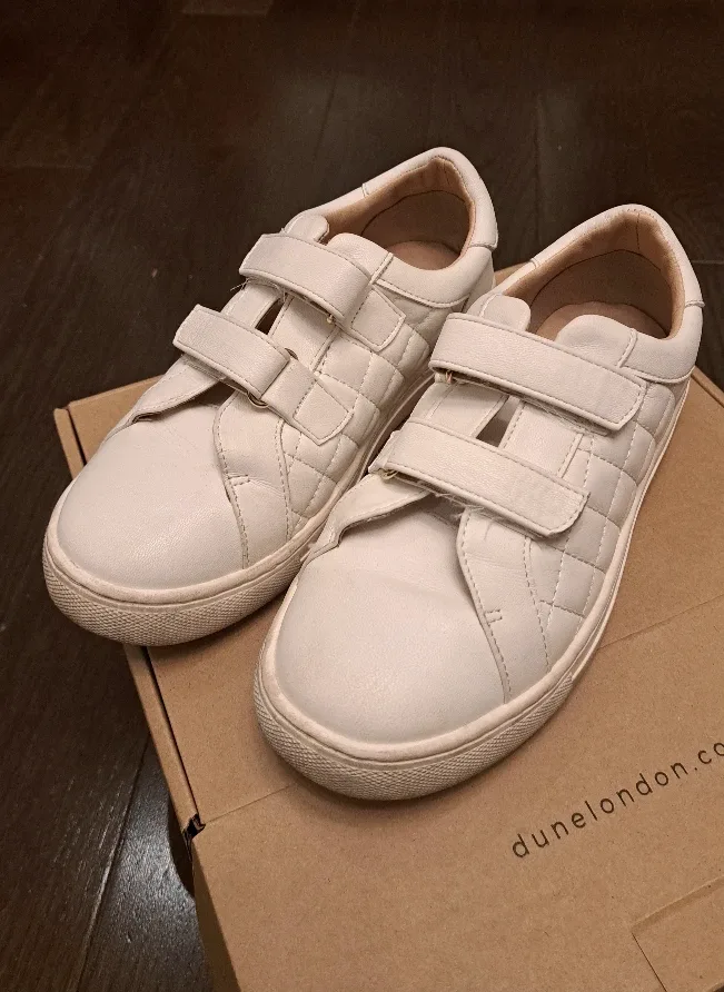 🎡 Dune London 🎡 White Leather Sneakers image indicator(3)
