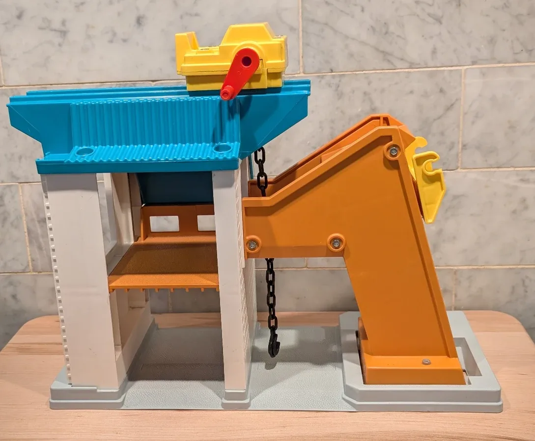 Fisher Price 1976 Play Family Lift and Load Depot image indicator(2)