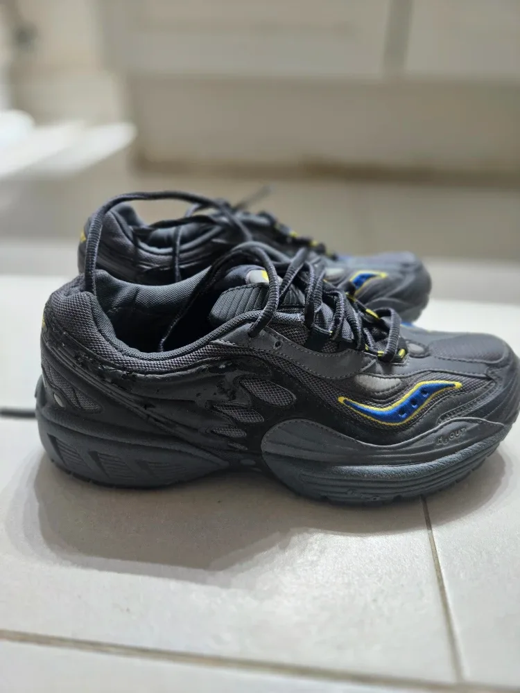 Saucony Style 1189-3 Running Women Shoes - Size 9.5