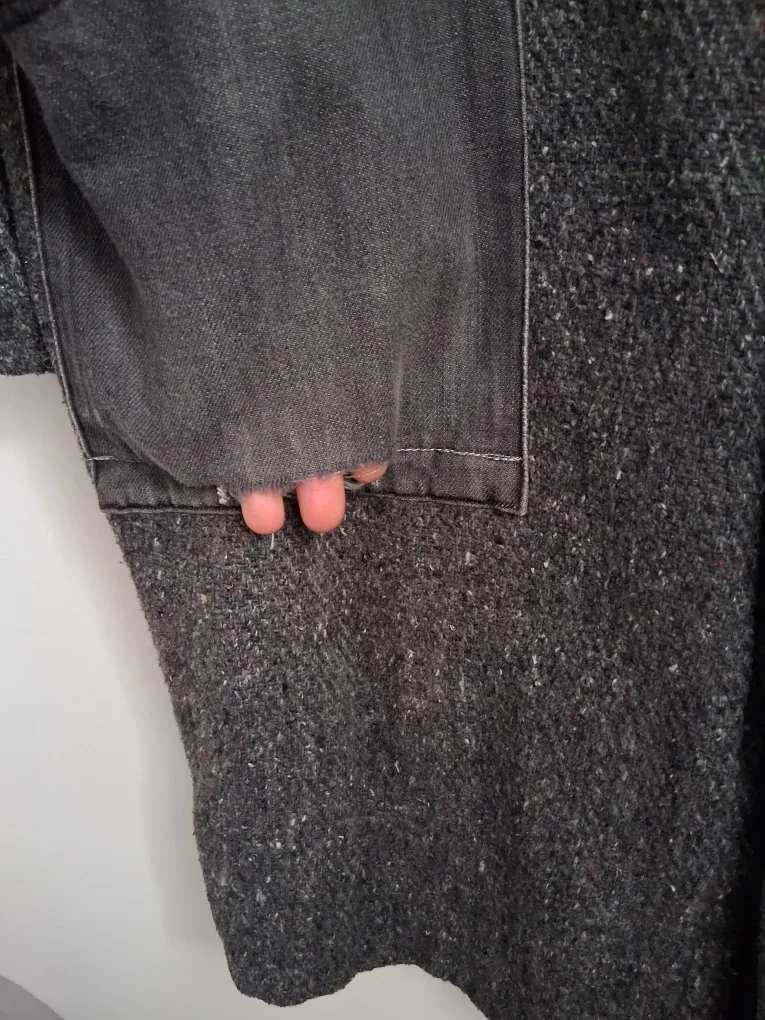 Long grey coat image indicator(2)