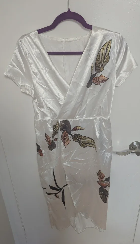 Brand New White Floral Print Dress - Women's Size Medium image indicator(2)