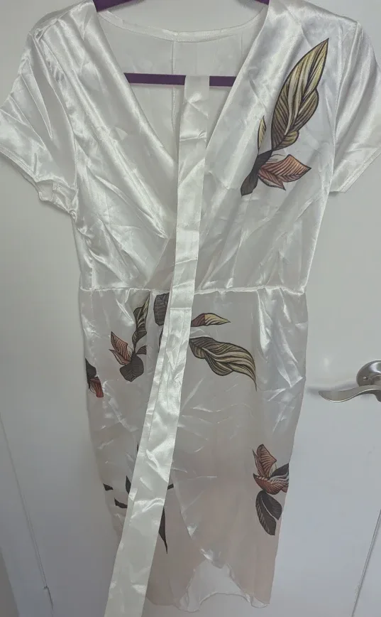 Brand New White Floral Print Dress - Women's Size Medium image indicator(4)