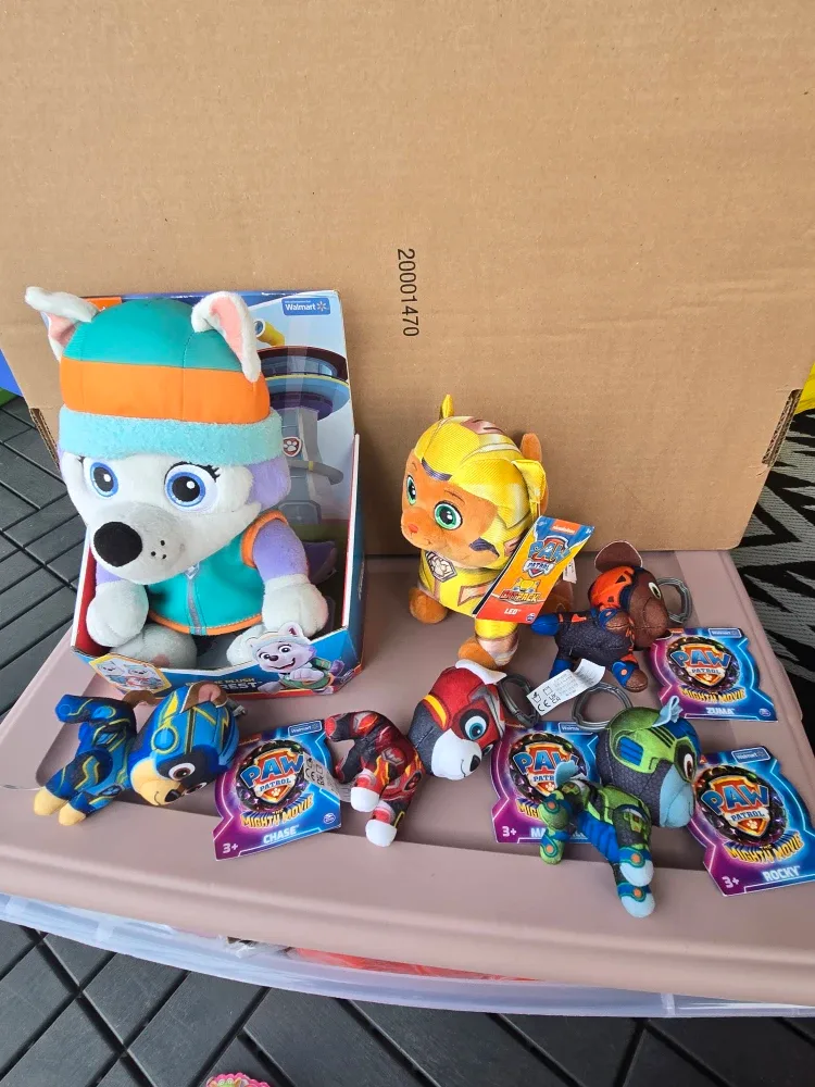 6 Brand new misc paw patrol plush stuffy toy lot.