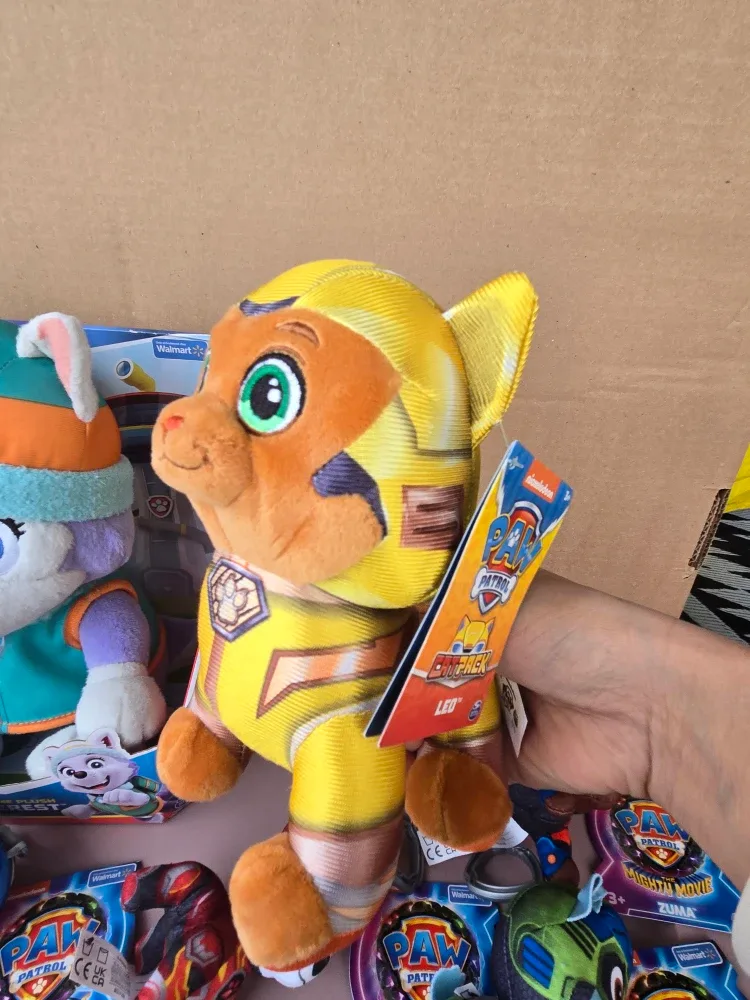 6 Brand new misc paw patrol plush stuffy toy lot. image indicator(4)