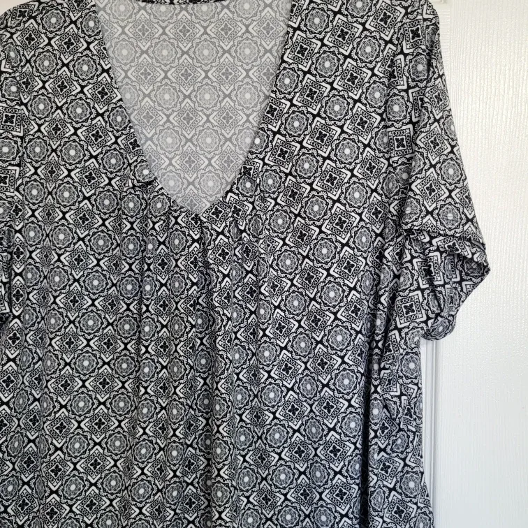 Ladies Size 3X Top Blouse image indicator(3)