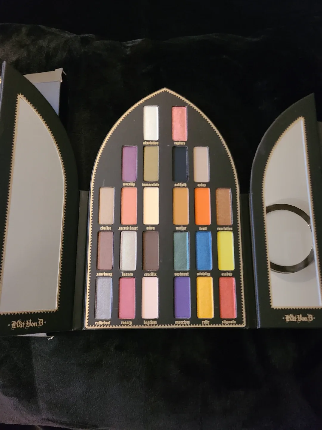 Kat Von D Saint & Sinner Eyeshadow Palette thumbnail
