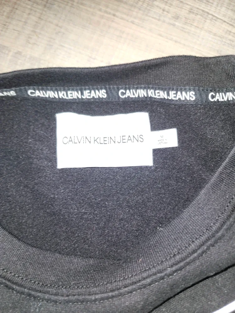 Calvin Klein Jeans Black Sweatshirt - Size M image indicator(3)