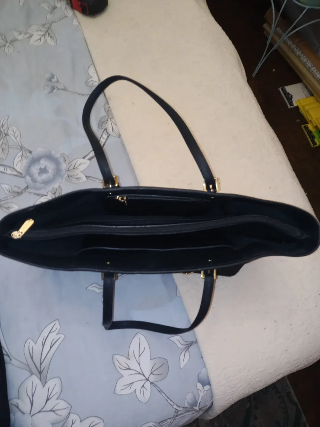 Michael Kors Black Purse image indicator(7)