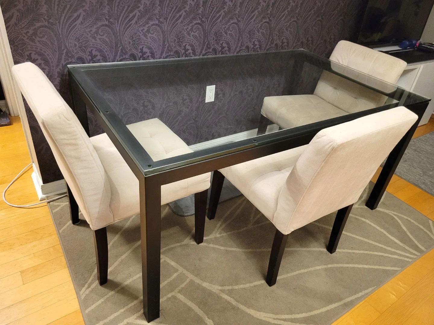 Glass Dining Table with 4 Chairs image indicator(4)