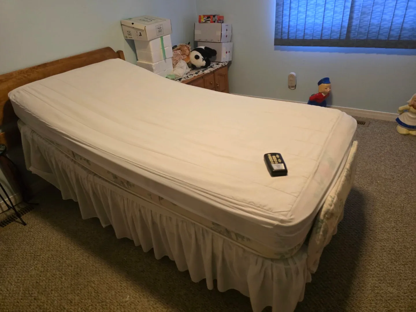 Ultramatic adjustable twin bed