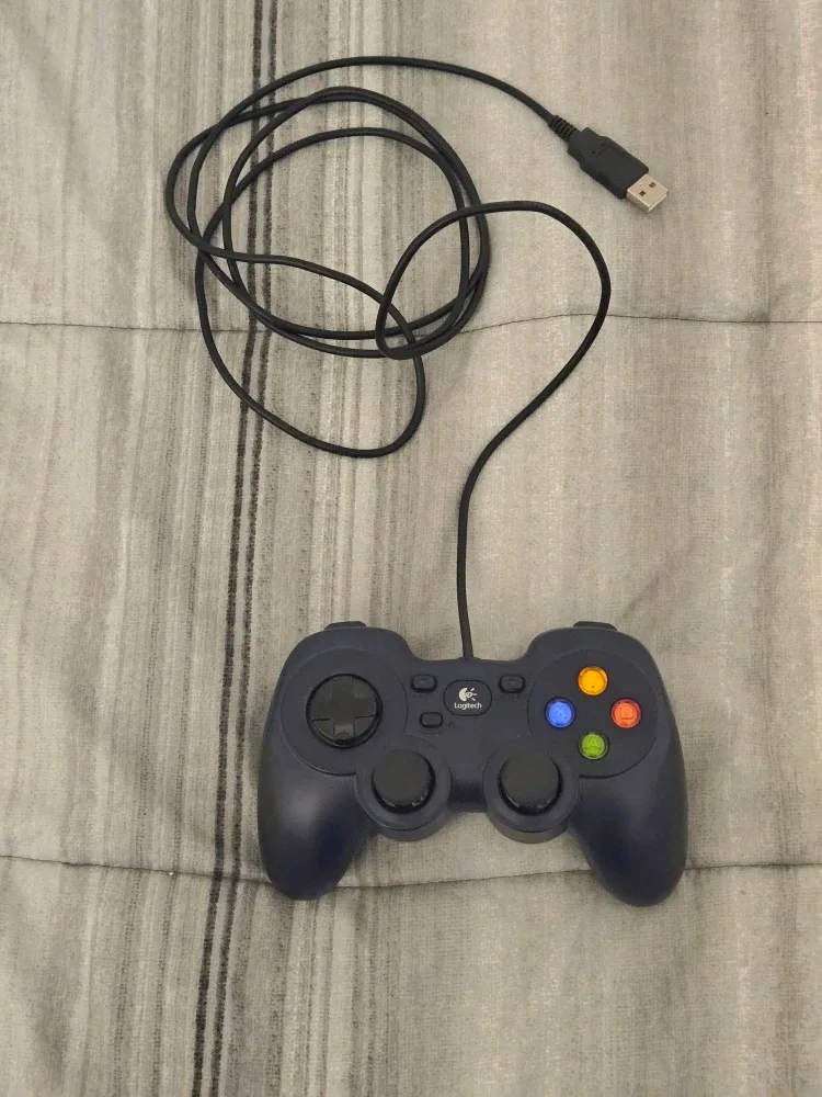 Logitech PC Gaming Controller image indicator(4)