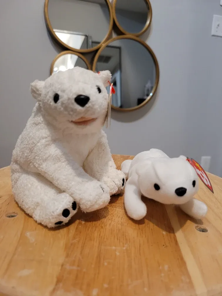 Pair of Polar Bears Chilly & Aurora
